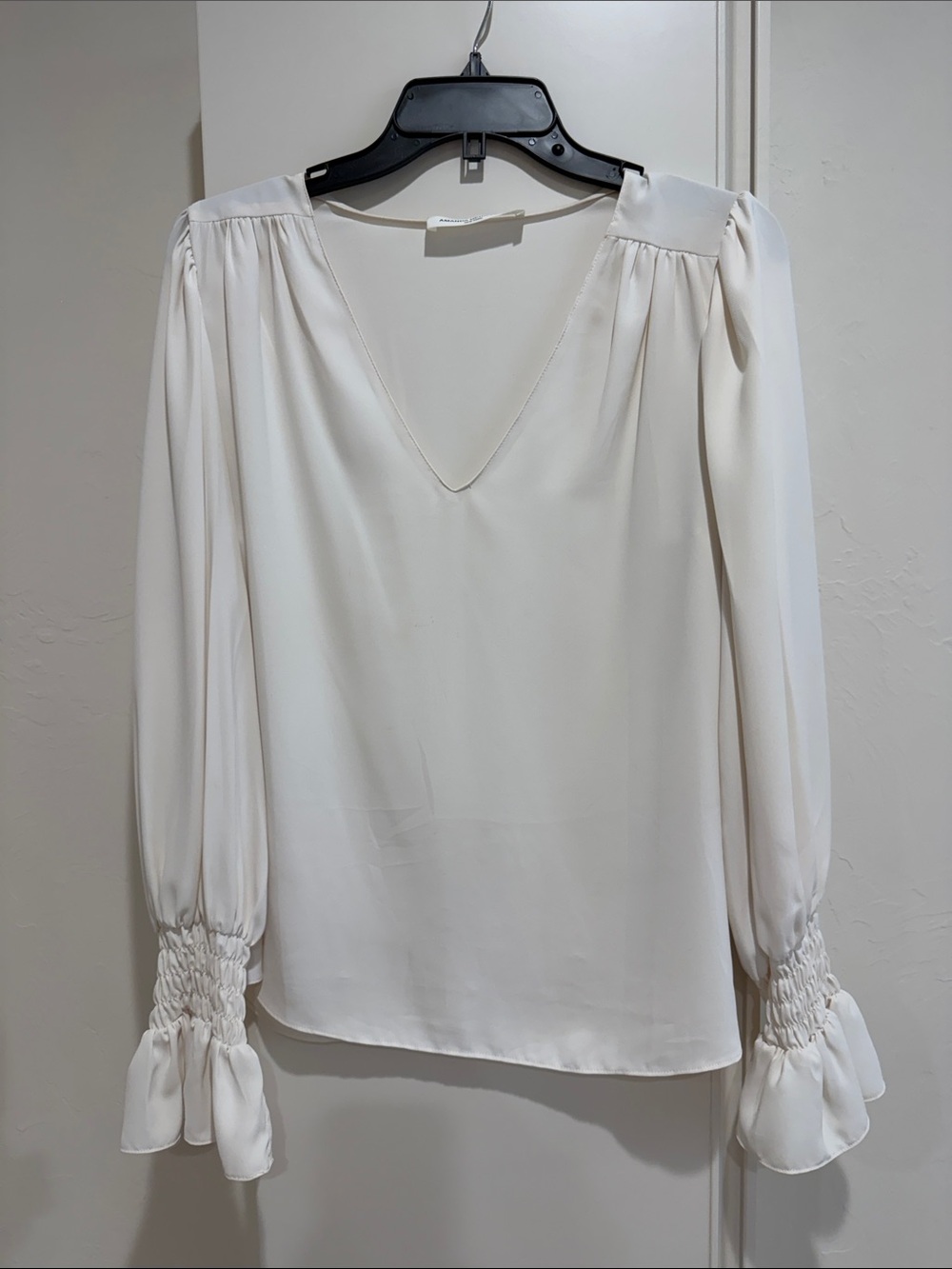 Amanda Uprichard Ivory V-Neck Long Sleeve Blouse